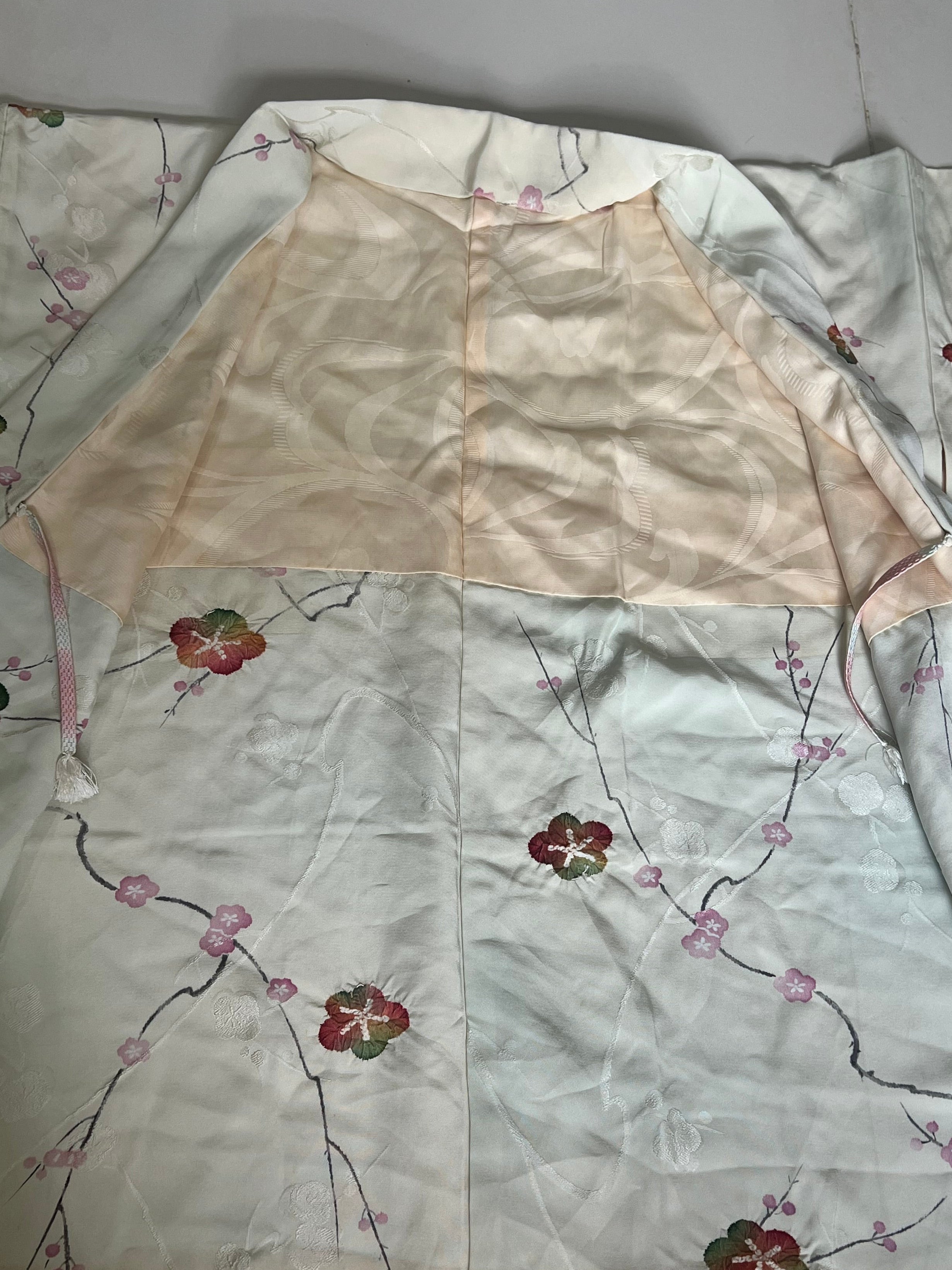 Vintage Japanese Haori Jacket Ivory Silk Cherry Blossom Floral Pattern Embroidered Kimono