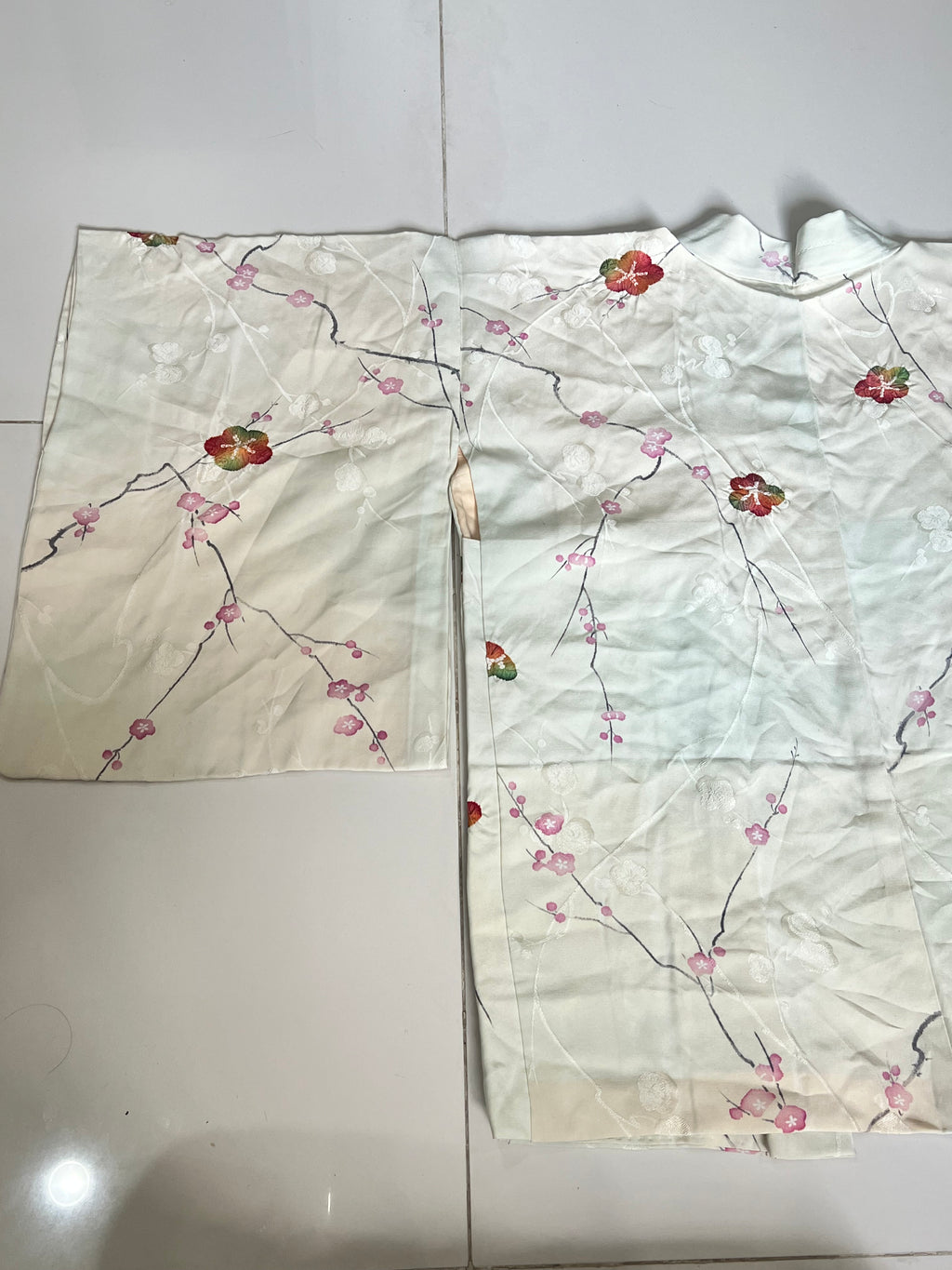 Vintage Japanese Haori Jacket Ivory Silk Cherry Blossom Floral Pattern Embroidered Kimono