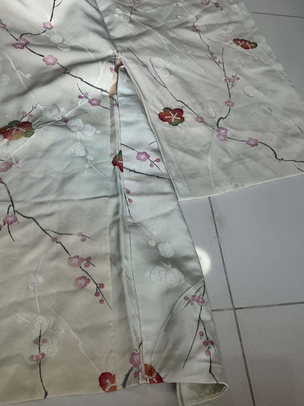 Vintage Japanese Haori Jacket Ivory Silk Cherry Blossom Floral Pattern Embroidered Kimono