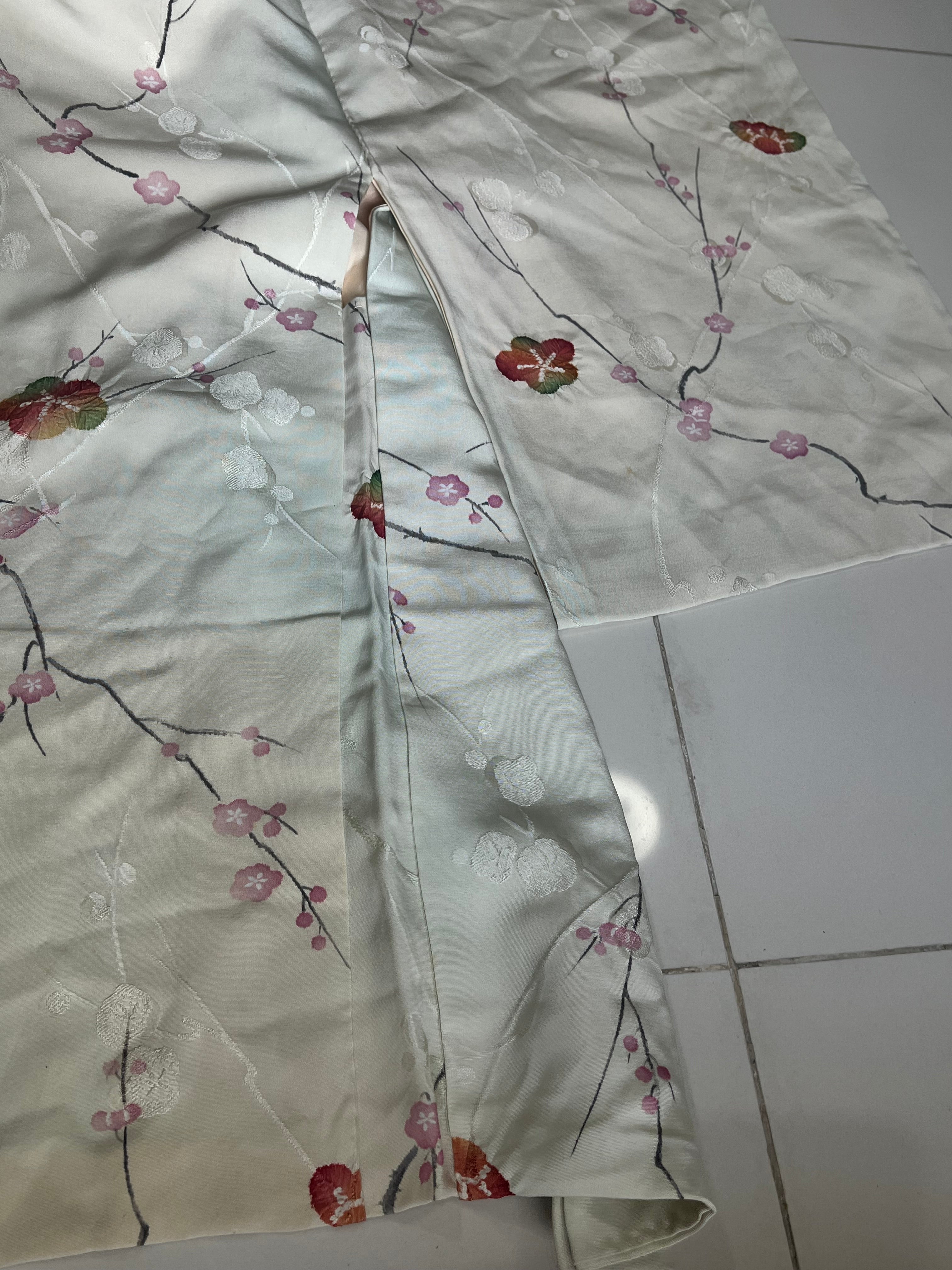 Vintage Japanese Haori Jacket Ivory Silk Cherry Blossom Floral Pattern Embroidered Kimono